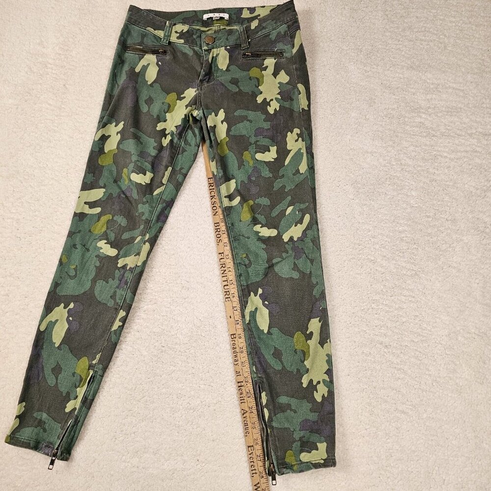 CAbi Jeans Women's Size 2 Camo Green Skinny Ankle Zippers Military Outdoors - Picture 6 of 15